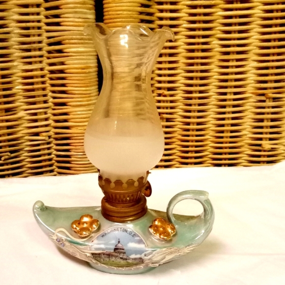Vintage Washington D.C. Miniature Porcelain Aladdin Hurricane Oil Lamp - Picture 1 of 11